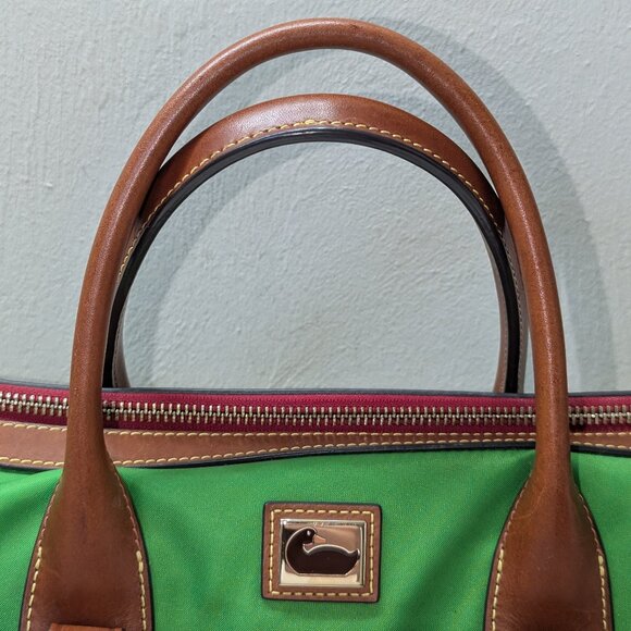 Dooney & Bourke green nylon and leather hand/shoulder bag. EUC! - Picture 10 of 12